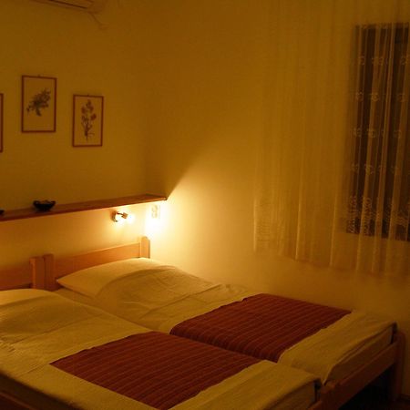 Apartments Dunoti Крк Екстер'єр фото